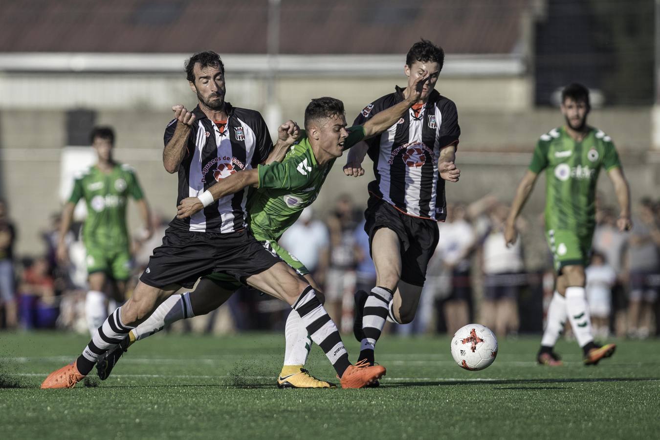 El Racing empata en Escobedo (2-2)