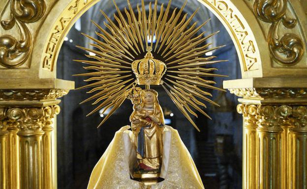 Imagen de la figura de la Virgen en el santuario