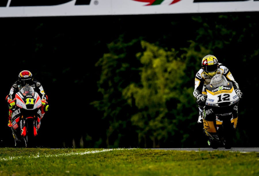 El alemán Sandro Cortese y el suizo Thomas Luthi, durante la carrera de Moto2. 