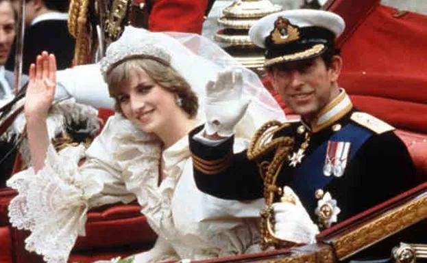 Los príncipes de Gales, durante su boda en 1989.