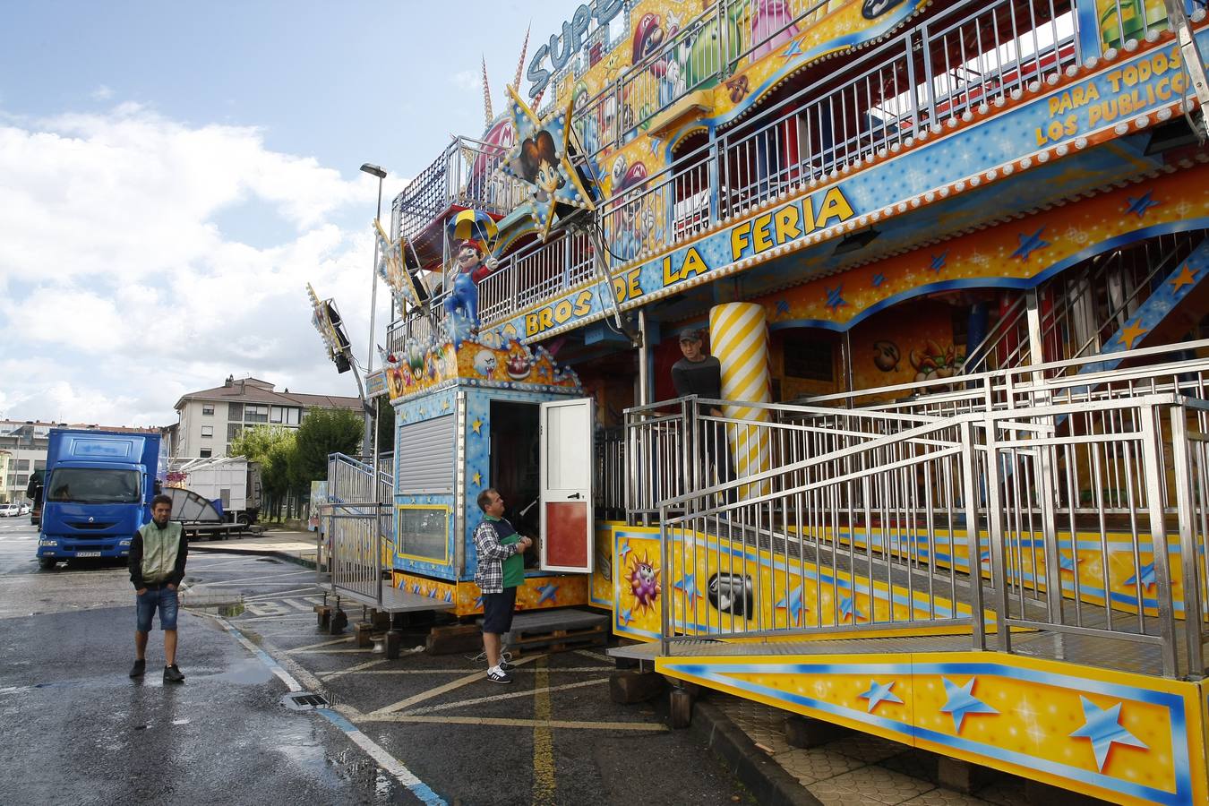 El recinto ferial del Zapatón coge poco a poco forma y color