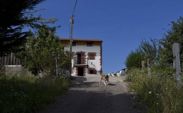 No soy un okupa. Si no he dejado la casa hasta ahora es porque me han  timado» | El Diario Montañés