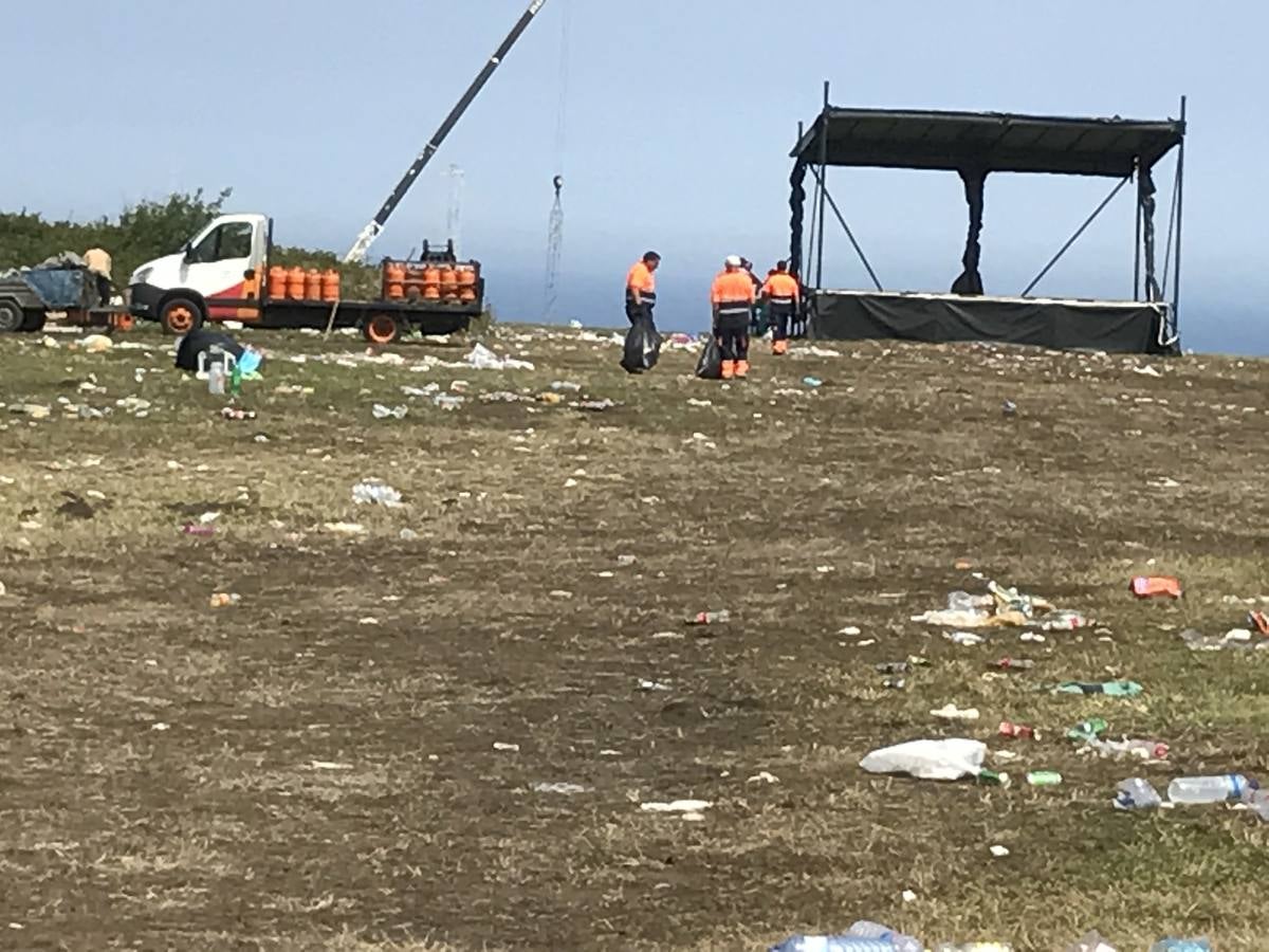 La basura que dejó el Delirium Festival en el cabo Quintres de Ajo