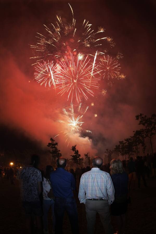A las 00.00 horas en el Bulevar Ronda, junto al pabellón María Pardo de Nueva Ciudad, ayer día 15 de agosto, se pudo disfrutar de los fuegos artificiales.
