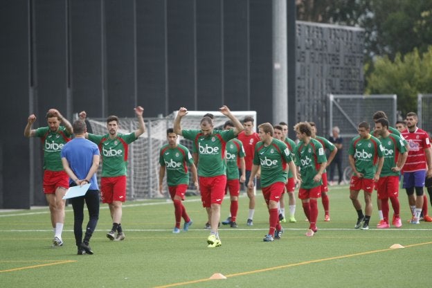 La plantilla gimnástica, durante una sesión preparatoria en El Malecón 2. 
