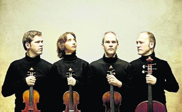 Abel Thomas, Vera Martínez-Mehner, Jonathan Brown y Arnau Thomas forman el Cuarteto Casals. 