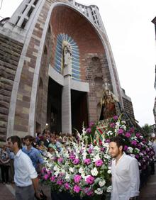 Imagen secundaria 2 - Arriba, la Marcha Bulevard, en el medio, el concienrto de Carlos Baute y abajo la procesión de la Virgen Grande.