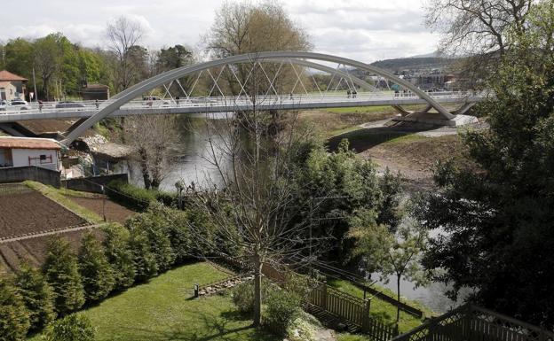 Puente sobre el río Saja, a su paso por Puente San Miguel.