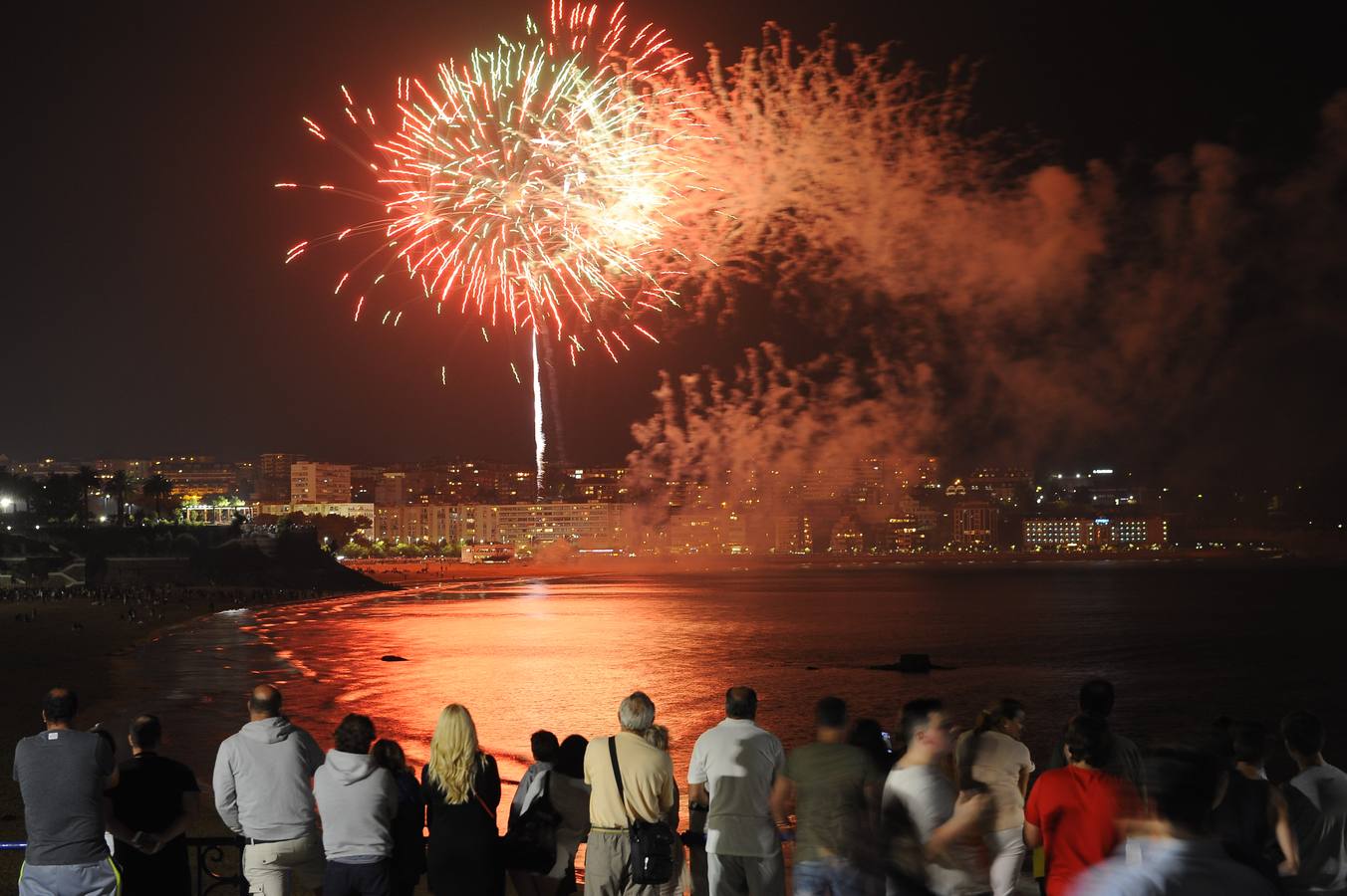 Fuego y luz para despedir el verano en Santander