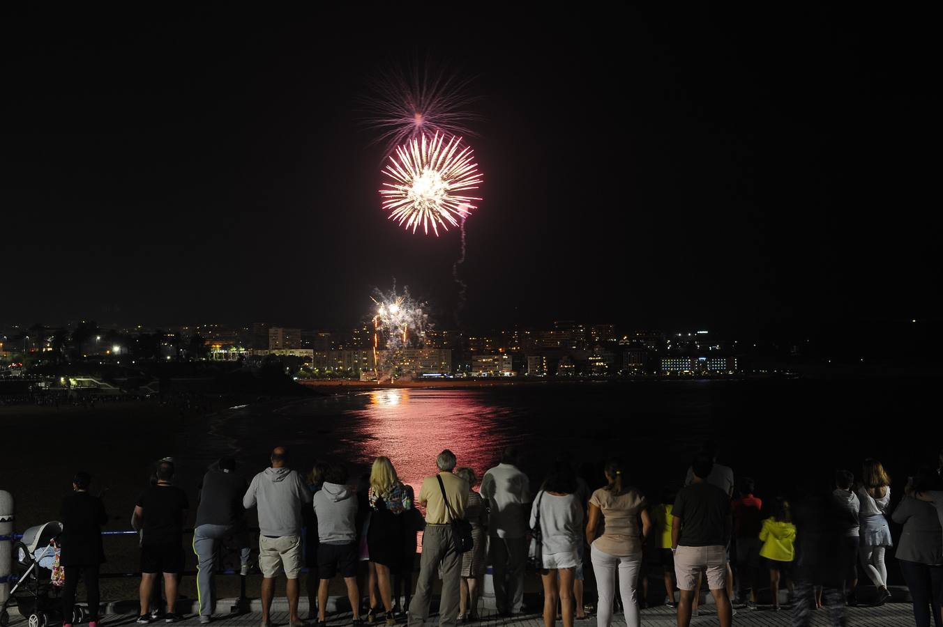 Fuego y luz para despedir el verano en Santander