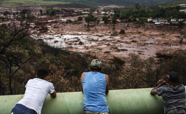 Riada de lodo y residuos tóxicos que en 2015 asoló la región de Minas Gerais