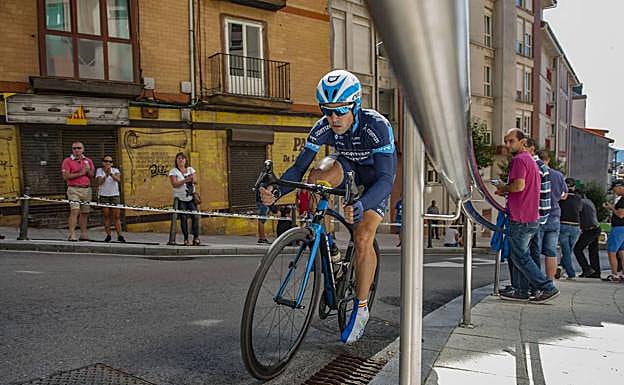 Christofer Robin se impone en la primera etapa de la Vuelta Cantabria