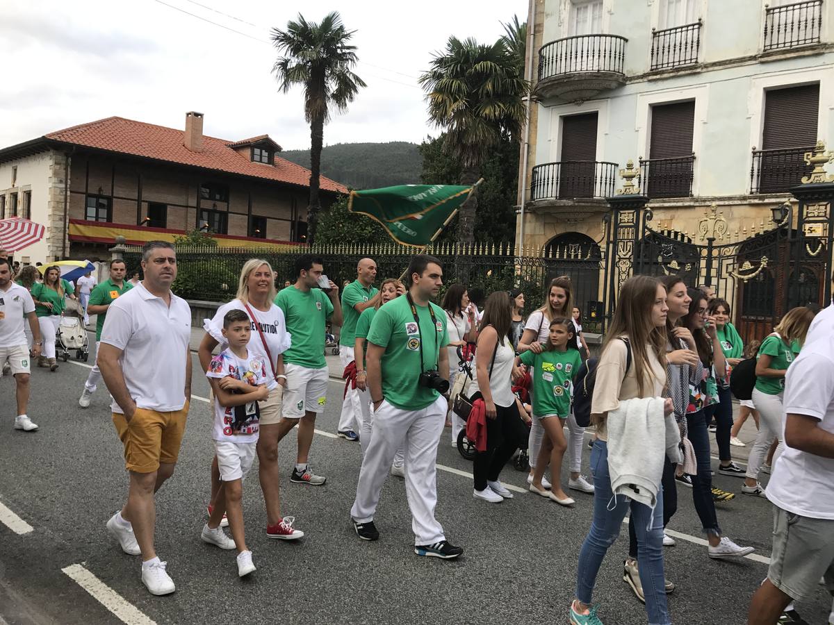 Arrancan las fiestas en Ampuero con el desfile y el chupinazo