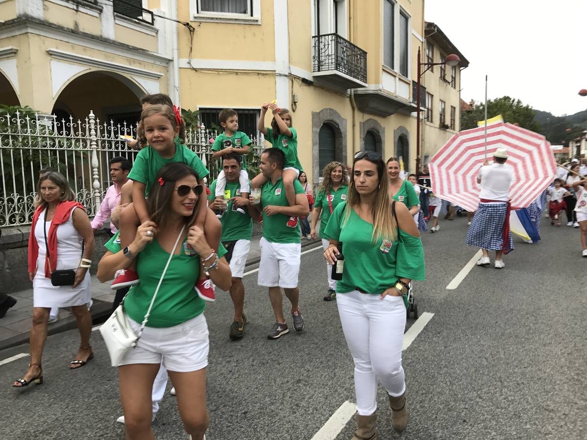 Arrancan las fiestas en Ampuero con el desfile y el chupinazo