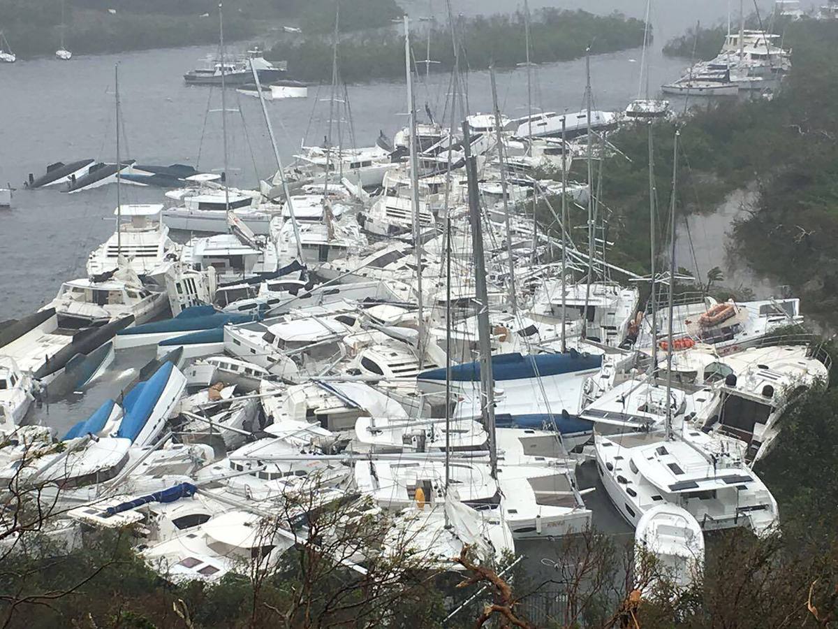 Con ráfagas de viento de hasta 295 km/h, este huracán de categoría 5, la más alta, ha avanzado este jueves por la República Dominicana, Haití, Cuba y Florida, y ha dejado al menos seis muertos y una estela de destrucción en su recorrido por el Caribe.