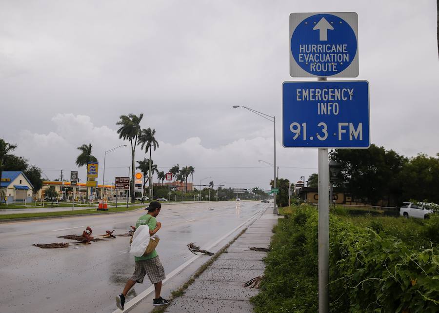 Tres huracanes activos en la cuenca atlántica mantienen en vilo las islas caribeñas, Florida y el este de México. Irma (de categoría 4) avanza hacia Florida, Jose (4) se aproxima hacia las Antillas menores y Katia (2) tocará pronto tierras mexicanas.