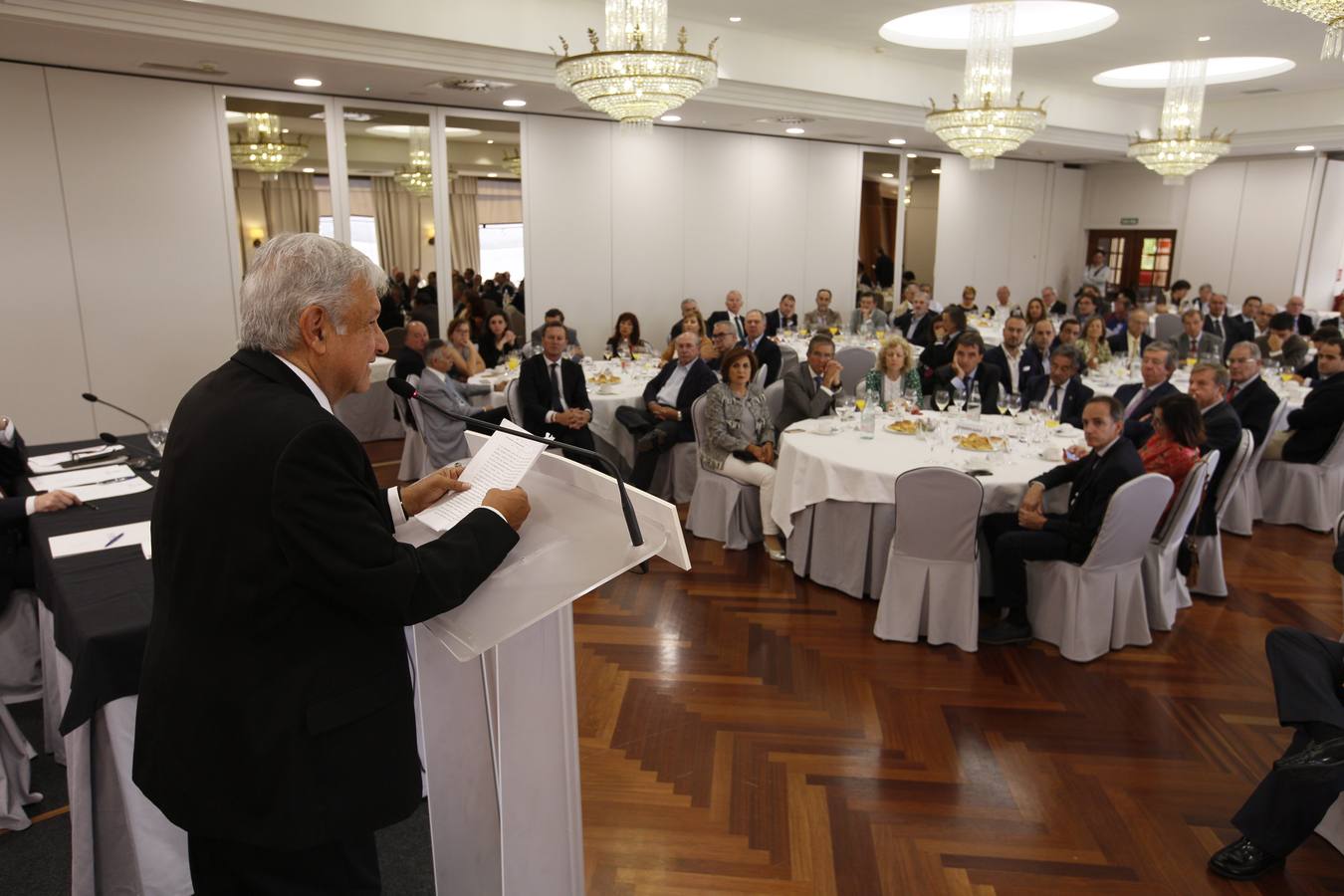 El candidato a la presidencia de México Andrés Manuel López Obrador desgrana en el Foro de El Diario Montañés su proyecto de Nación para los próximos años