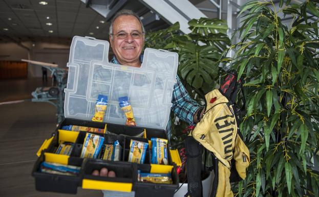 Y en la mochila, un ángel de la guarda