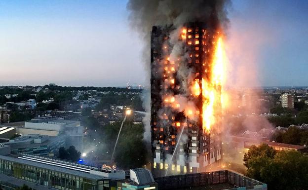 Torre Grenfell durante el incendio.