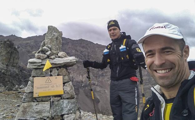 Los ultrafondistas en el alto del Col Vessonaz