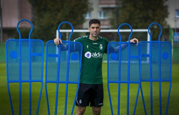 Juanjo tiene ganas de devolver el cariño a la afición y lograr el ascenso con 'su' Racing