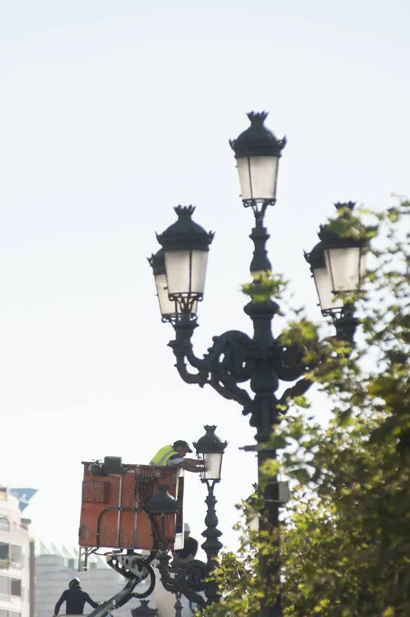 El led cambia el aspecto de las farolas en Santander