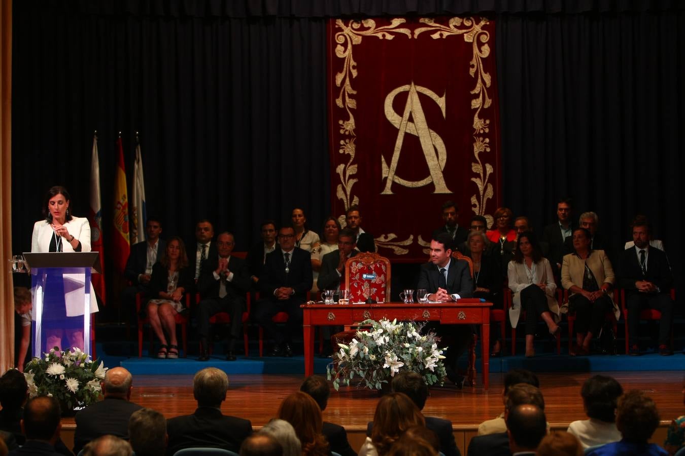 El Ayuntamiento de Santander entrega, siete años después de aprobarlo, su Medalla de Oro a «una de las entidades más comprometidas con el desarrollo económico y social» de la ciudad y Cantabriaa