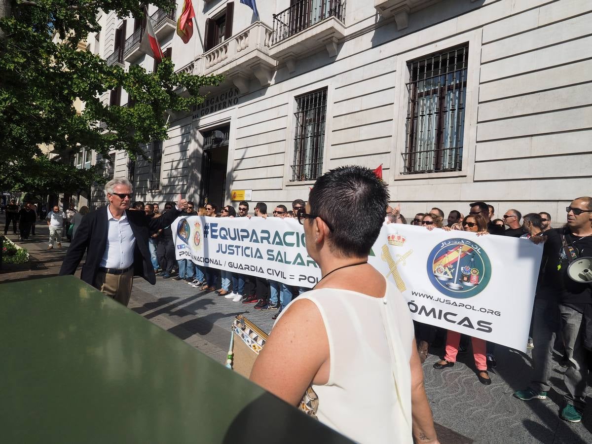 Policías y guardias civiles reclaman en Santander la equiparación salarial con los cuerpos autonómicos