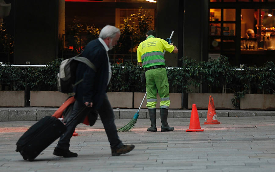 El seguimiento de la huelga es desigual: los comercios del centro de Barcelona están casi cerrados, mientras que una las plantas fabriles más importantes de Cataluña, la de Seat, en Martorell, funciona a pleno rendimiento.