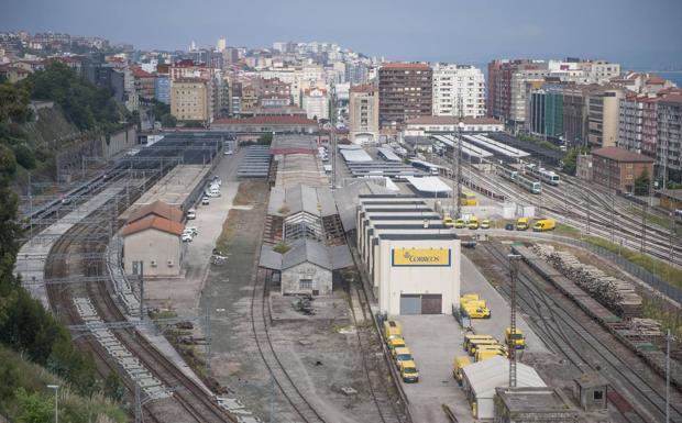 Fomento ampliará el espacio ferroviario liberado para Santander y casi triplicará su financiación