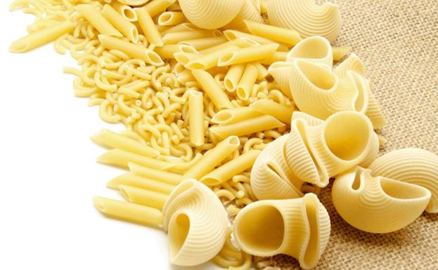 La pasta, es decir, los hidratos de carbono, mejor para el final de la comida. 