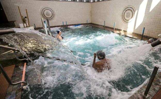 El brote de legionela en el balneario de Liérganes, a debate en el Parlamento