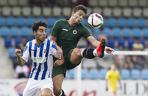 Racing y Gimnástica, en la imagen en su último enfrentamiento, no han vendido sus derechos a ProLiga. 