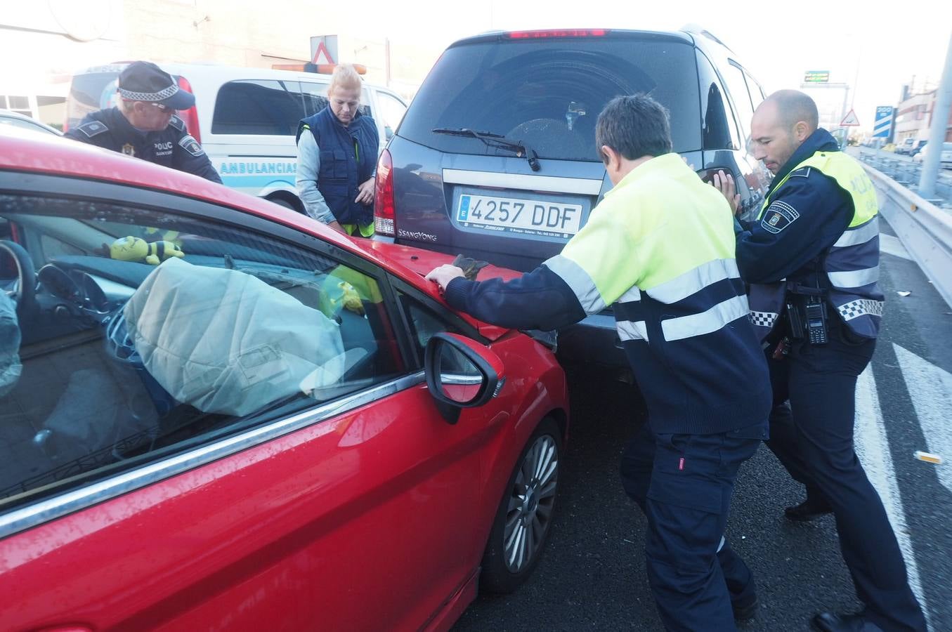 Colisión en cadena en la Avenida de Parayas