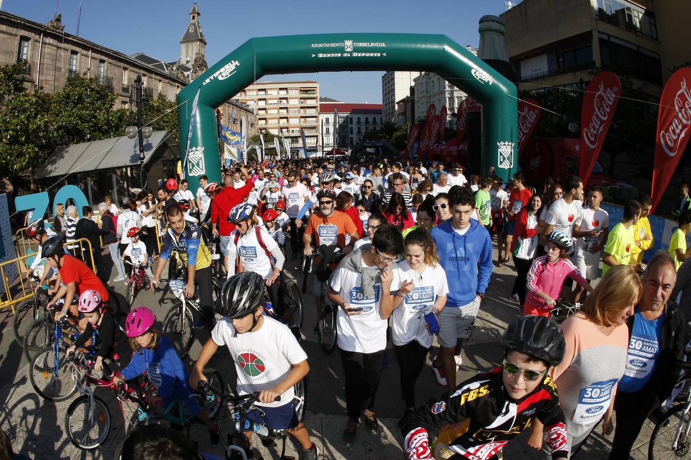 Multitudinaria marcha en favor de Amat