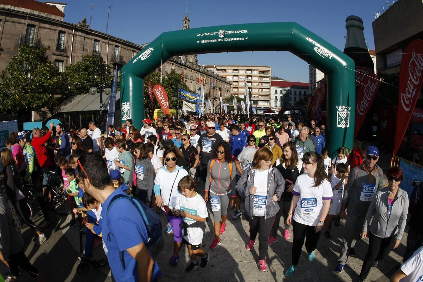 Multitudinaria marcha en favor de Amat