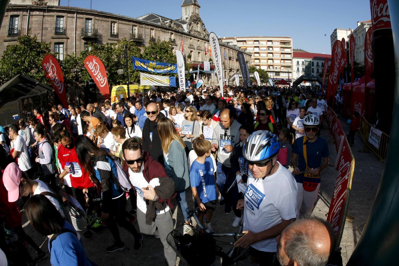 Multitudinaria marcha en favor de Amat