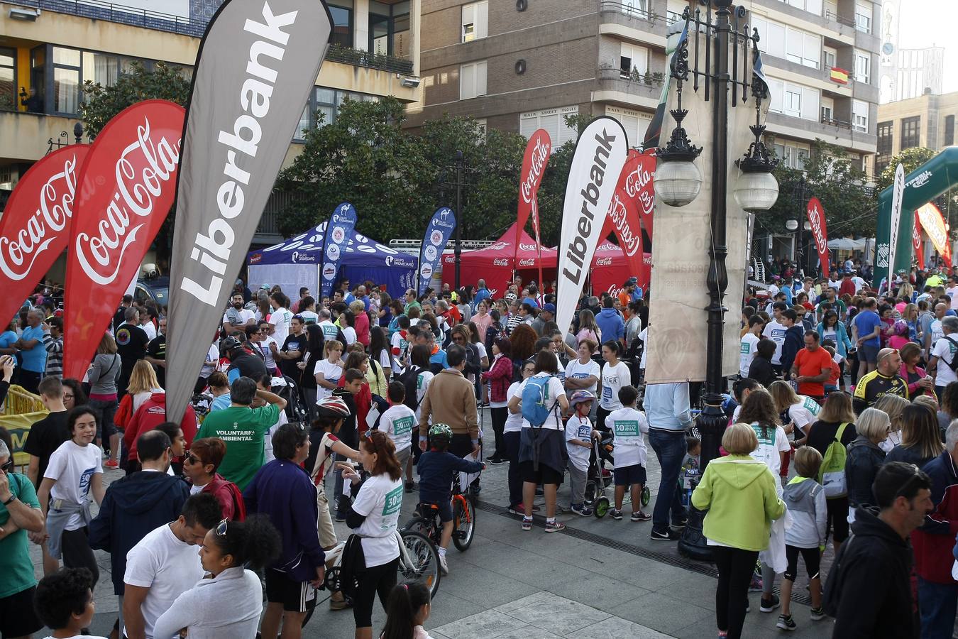 Multitudinaria marcha en favor de Amat