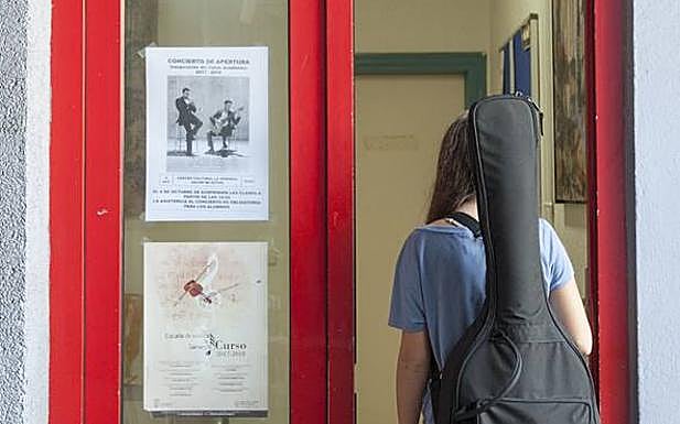 IU, dispuesta a denunciar los problemas de la Escuela de Música de Camargo