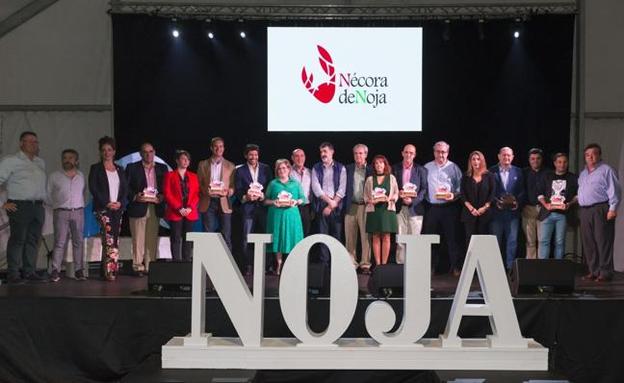 Foto de familia de los premiados en esta edición de los Premios Nécora.