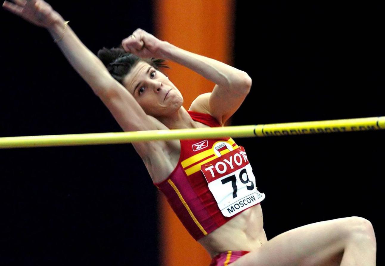 Ruth Beitia consigue la Medalla de Bronce en los Campeonatos del Mundo de Pista Cubierta en Moscú (2006).