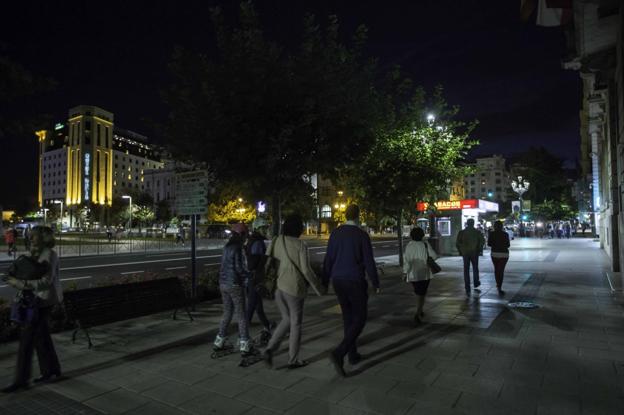 En el Paseo de Pereda y la Avenida de Calvo Sotelo hay zonas muy poco iluminadas. 