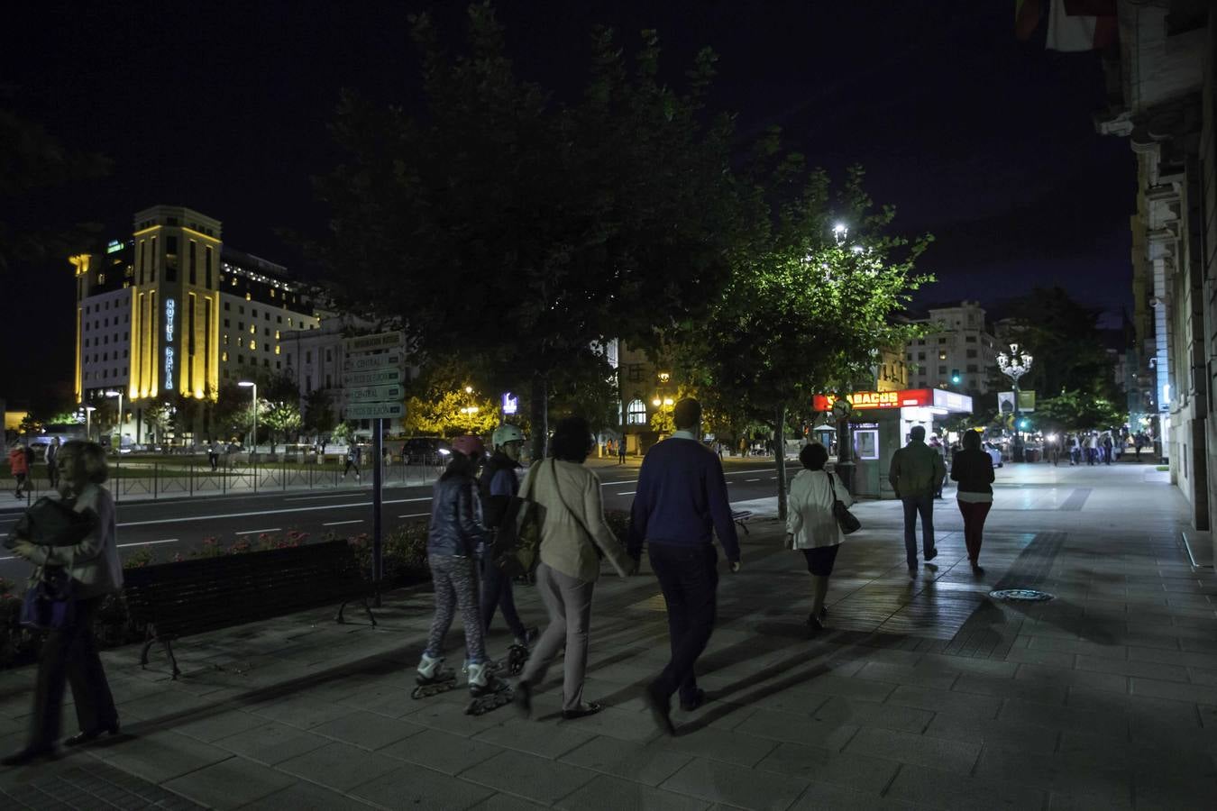 El Ayuntamiento de Santander estudia los errores de la nueva iluminación para subsanar los errores