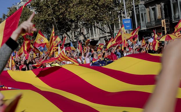 Marcha masiva en Cataluña a favor de la unidad de España.