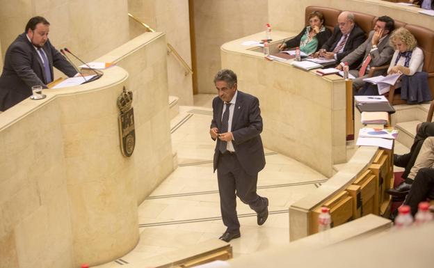 La Sanidad, el Turismo y Solvay, a debate en el pleno del Parlamento