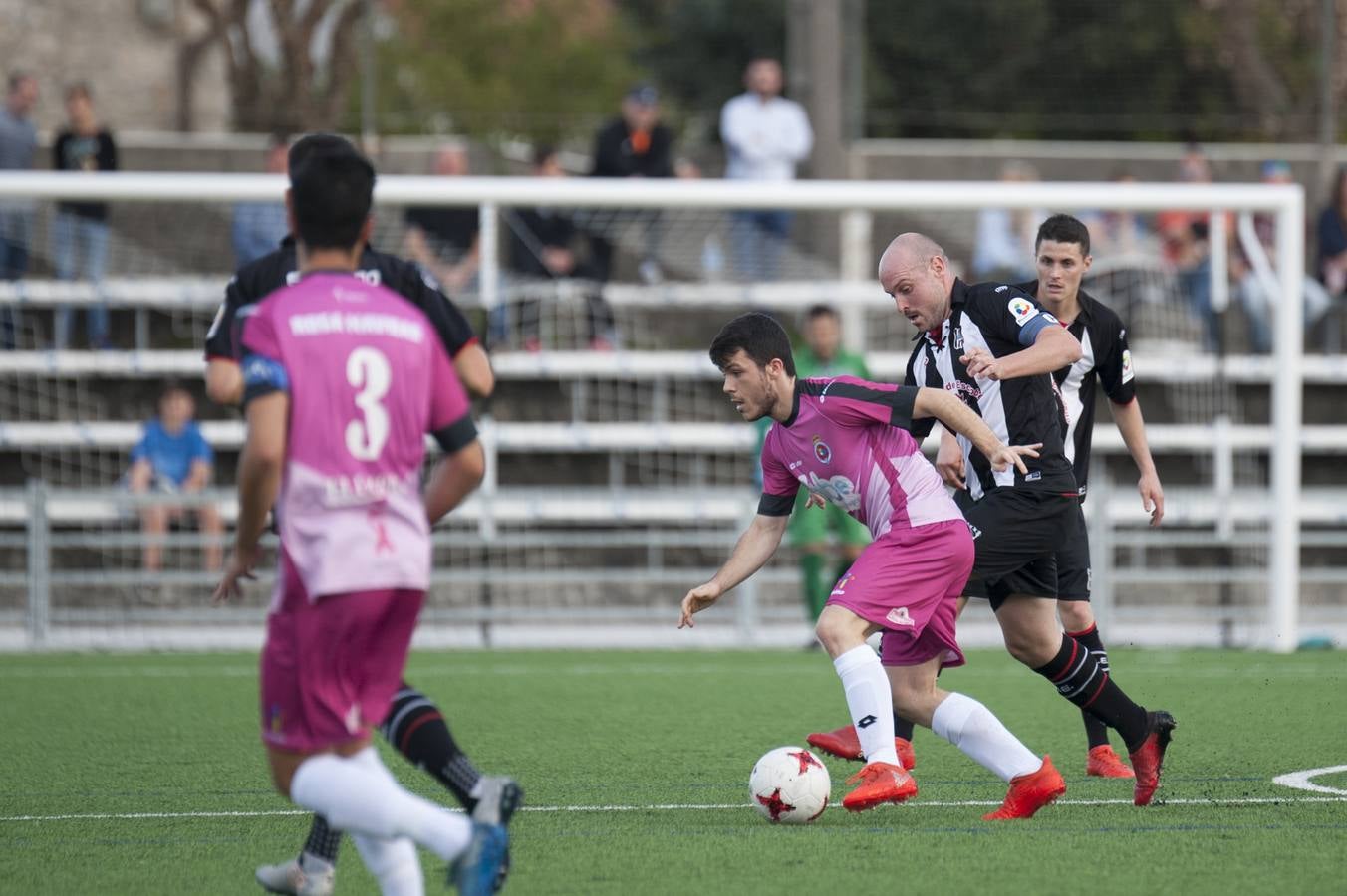 Imágenes del partido Escobedo-Gimnástica de Torrelavega