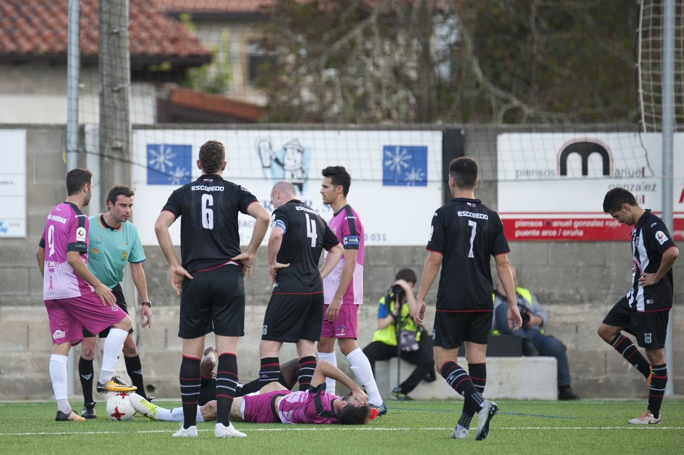 Imágenes del partido Escobedo-Gimnástica de Torrelavega