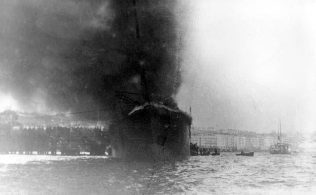 El incendio en el vapor 'Cabo Machichaco' se inició hacia la una de la tarde de aquel 3 de noviembre de 1893.