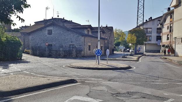 El plan incluirá la eliminación de las isletas que, en algunos casos, soportan los postes eléctricos. 