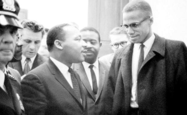 Martin Luther King, Jr.(i) y Malcolm X. 